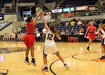 Hannah Rucker knocking down a three pointer to get the Lady Dawgs on the board.