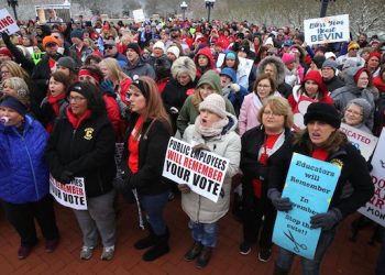 Teachers from across Kentucky protest in Frankfort. (Photo by Robin Cornetet, Kentucky Today)