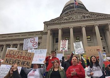 CROWD AT FRANKFORT MONDAY 02/18