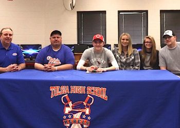 Kyler Speer signing with KCU Along side Speer from L to R is Ric Morrone, David Thompson, Jennifer Blackburn, Kailey Blackburn, Wilburn Blackburn