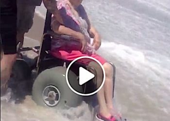 WELL KNOWN MARTIN COUNTY WOMAN ROSIE DELONG GETS TO EXPERIENCE THE OCEAN FOR THE FIRST TIME IN HER LIFE THANKS TO SOME LOVING RELATIVES...