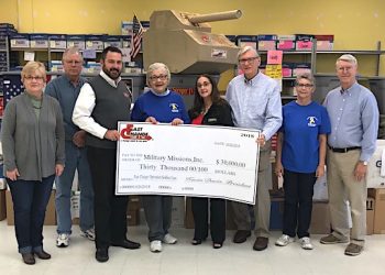 FAST CHANGE LUBE AND OIL PRESENTS $30,000 FOR MILITARY MISSIONS PROJECT