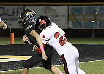 DAWGS SECURE HOME PLAYOFF GAME WITH SHUTOUT OF FLOYD CENTRAL