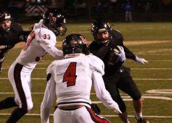 BOYLE CO. CONTINUES WINNING STREAK AS DAWGS SEASON COMES TO AN END