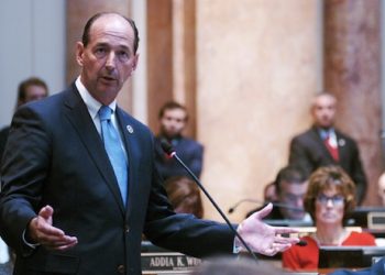 LEGISLATOR FILES TO RAISE MONEY FOR GUBERNATORIAL RUN