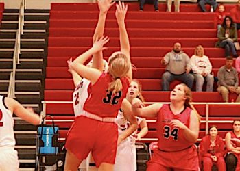 LADY DAWGS REMAIN UNDEFEATED AFTER WEEKEND VICTORIES