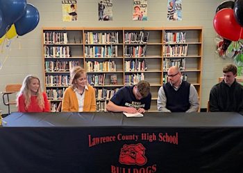 BULLDOG FOOTBALL STAR NOAH WEST SIGNS WITH ETSU