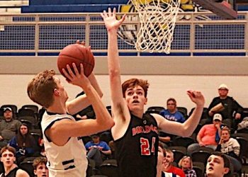 DAWGS CONTINUE WINNING WAYS WITH DISTRICT WIN OVER BETSY LAYNE