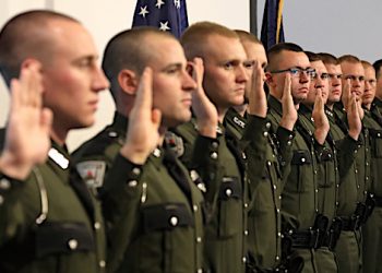 BILL TO EXPAND POWERS OF CONSERVATION OFFICERS CLEARS HOUSE 97-1