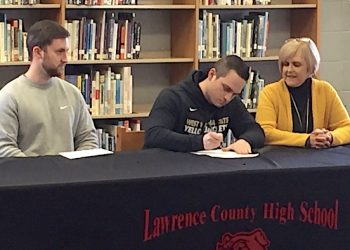 BULLDOG BASEBALL STAR AUSTIN ROE INKS WITH WEST VIRGINIA STATE