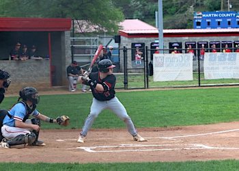 DAWGS GET PAST CARDS WITH TIMELY HITTING IN VICTORY