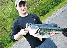 NEW KENTUCKY STATE RECORD LARGEMOUTH BASS CAUGHT