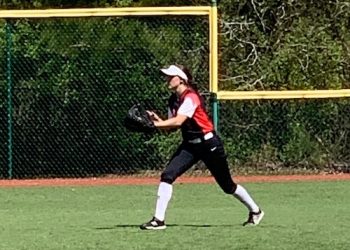 LADY DAWGS PLAYING WELL IN THE SUNSHINE DOWN SOUTH