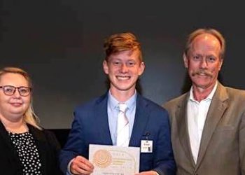 LAWRENCE STUDENTS COMPLETE LEADERSHIP PROGRAM ELI