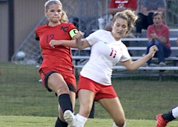 SOCCERDAWGS BOYS AND GIRLS SWEPT AT HOME BY BOYD CO.