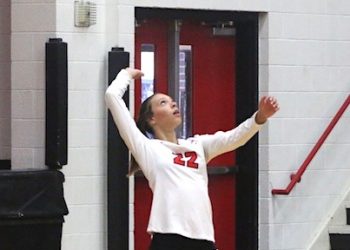 VolleyDawgs lose season opener vs Raceland at home