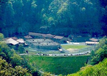 NEW FLOYD COUNTY CORRECTIONS COMPLEX WILL EASE OVERCROWDING IN EASTERN KY. JAILS