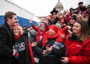 Beshear breaks up Kentucky Board of Education on first day as governor