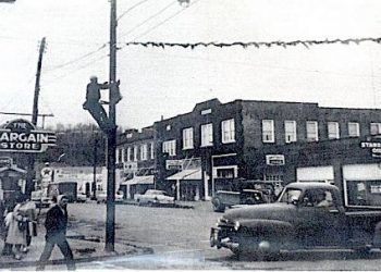 GROWING UP IN LOUISA: Christmas is Coming