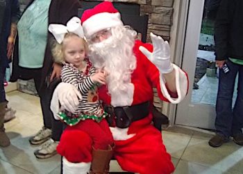 Clevenger Oil and A Ray of Hope sponsor Christmas event at Taco Bell