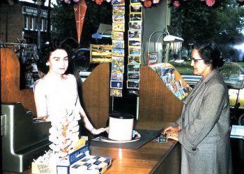 GROWING UP IN LOUISA: Christmas is Almost Here!