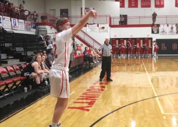 Lady Dawgs nipped at wire by Tug Valley; Big District tilt tonight at Prestonsburg