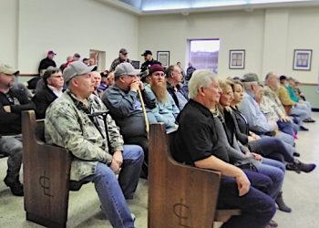Lawrence citizens cram courtroom to vote for sanctuary county status