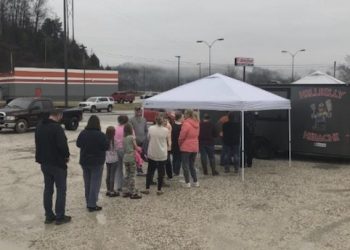 ‘It’s going to be a magical night’: Local food truck donates $2K