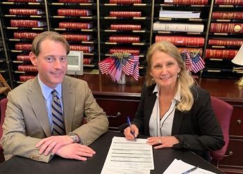 LAWRENCE COUNTIAN RITA YATES WILL RUN FOR STATE REPRESENTATIVE