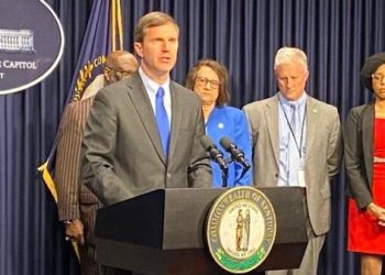 GOVERNOR ASKS THAT SCHOOLS BE CLOSED UNTIL APRIL 20; MAKES NEW REQUESTS ON TAXES