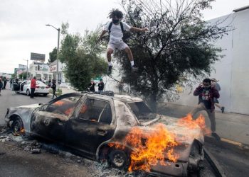 KENTUCKY GOVERNOR BESHEAR SENDS NATIONAL GUARD TO LOUISVILLE !