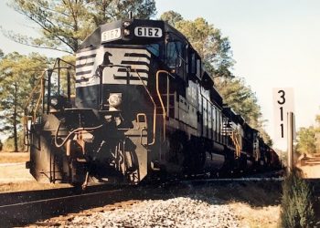 Kentucky Steam Heritage Corporation acquires Norfolk Southern SD40-2 Locomotive