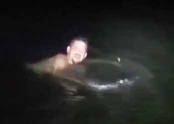 WAYNE SHERIFF’S DEPUTIES CAPTURE SUSPECTED THIEF IN THE MIDDLE OF BEECH FORK LAKE