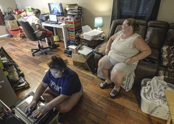 Tight state budget, lack of summer programs impacts child hunger in West Virginia