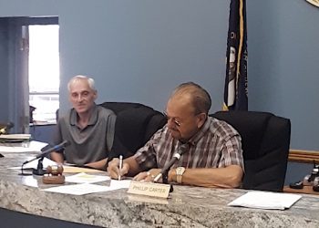 CARTER TELLS COURT BUDGET MUST BE REDUCED AND CUTS WILL HAVE TO BE MADE IN ALL OFFICES