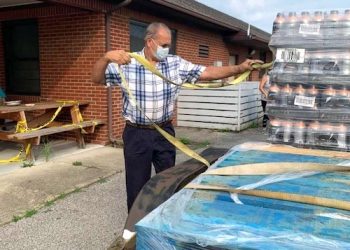 Lawrence Co. administrators ‘pitch in’ to help at Senior Center