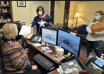 LRC launches card-writing initiative for holidays