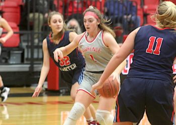 Lady Dawgs win third straight game, Seniors Webb and Wells honored before the game against Hazard