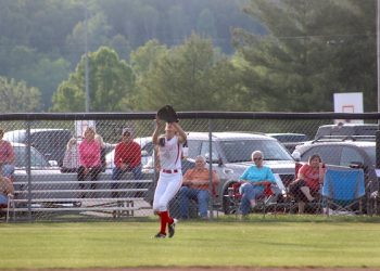 SOFTBALL DAWGS HAVE WON TEN OUT OF ELEVEN GAMES