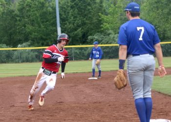 DAWGS AND DERIFIELD SHUT OUT BETSY LAYNE, DISTRICT CHAMPIONSHIP VERSUS FLOYD CENTRAL MONDAY EVENING