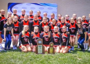 LCHS CHEERLEADERS RUNNER UP IN THE STATE