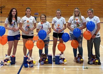 TOLSIA SOFTBALL CELEBRATES SIX SENIORS, WILL BEGIN POSTSEASON PLAY ON TUESDAY