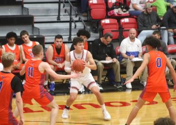 DAWGS MOVE TO 6-0 AFTER VICTORY OVER EAST CARTER IN THE BOYD CO. ROUNDBALL CLASSIC