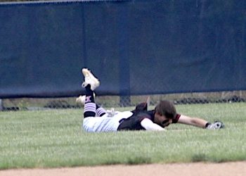 BLEVINS AND PATTON LIGHTS OUT IN BACK TO BACK WINS FOR BULLDOGS