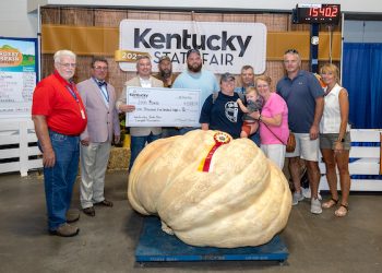 KY STATE FAIR LARGEST PUMPKIN WINNER HITS SCALES AT 1,508 POUNDS!