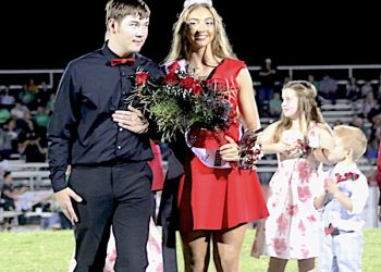 DAWGS SQUANDER LATE OPPORTUNITY IN HOMECOMING LOSS TO GREENUP CO.