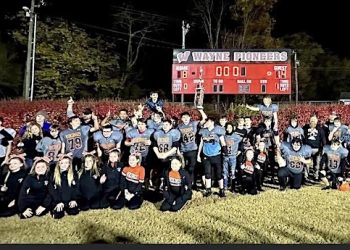 FORT GAY VIKINGS CAPTURE FIRST WAYNE CO. FOOTBALL CHAMPIONSHIP SINCE 1996