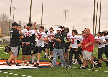 STATE CHAMPIONSHIP BOUND! LC Middle School Bulldogs Defeat Corbin 14-6 