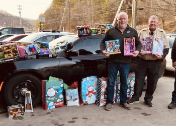 CONSTABLES CHIP IN TO BRING TOYS TO KIDS IN MARTIN COUNTY