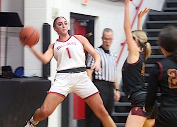 Bulldog Senior Kensley Feltner leading state in scoring; Bulldogs Heading South after Christmas